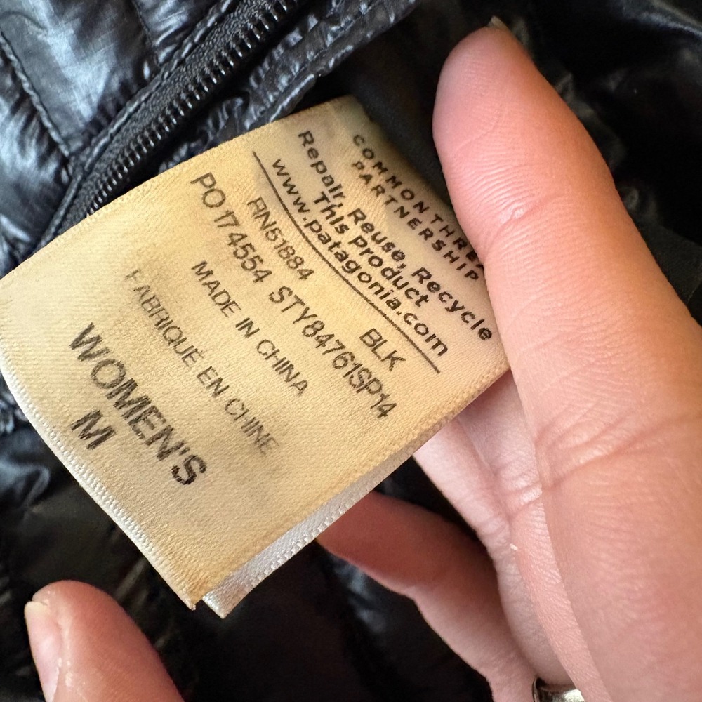 PATAGONIA Black Women Patagonia Ultralight Down Jacket Size Medium - Picture 6 of 10